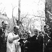 1950 - Benedizione del secondo Vessillo sociale (dopo la ricostituzionedella Sezione del 1949)